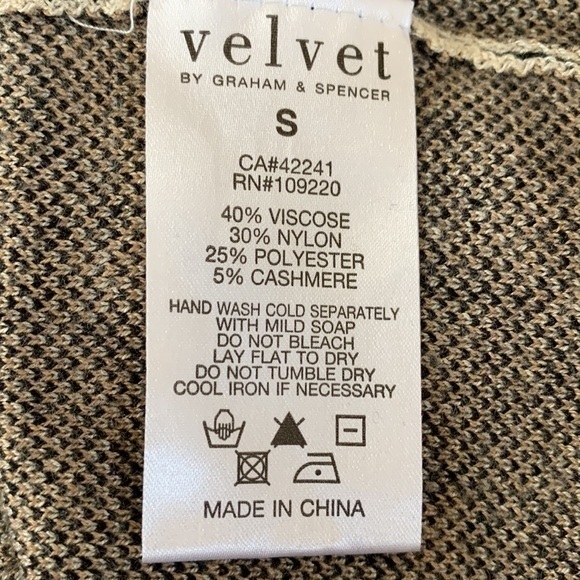 VELVET‎ Graham & Spencer Women’s Small Leopard Print Cashmere Crew Neck Sweater - Picture 5 of 8